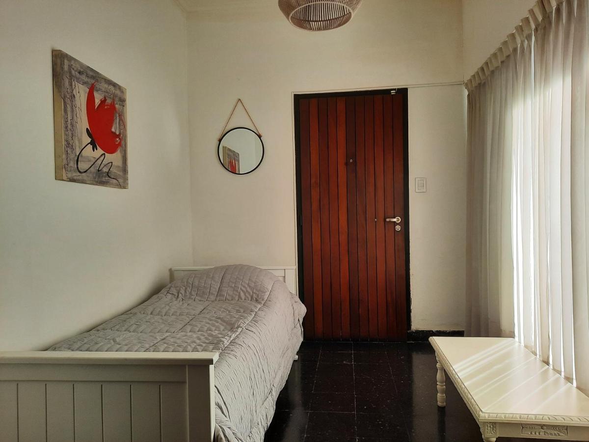 Casa C/amplio Jardin, Garage Y Parrilla. * Tandil