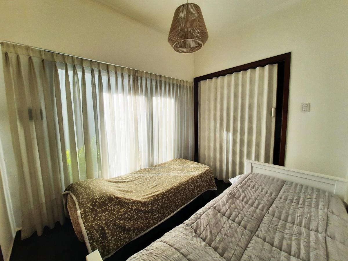 Casa C/amplio Jardin, Garage Y Parrilla. Holiday home
